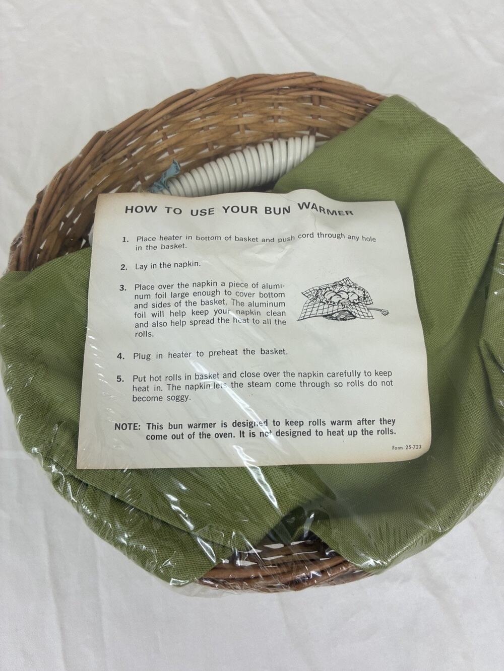 NEW SEALED Vintage Cornwall Electric Bun Warmer Basket Green
